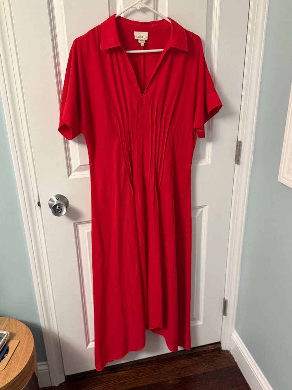 Luxely Red Maxi Dress Size 6 Short Sleeve Pleated Flowy